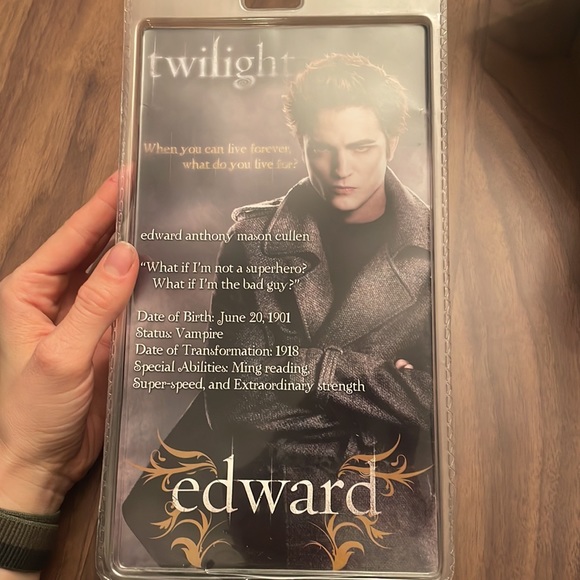 Twilight Edward Cullen Action Figure - Picture 3 of 3